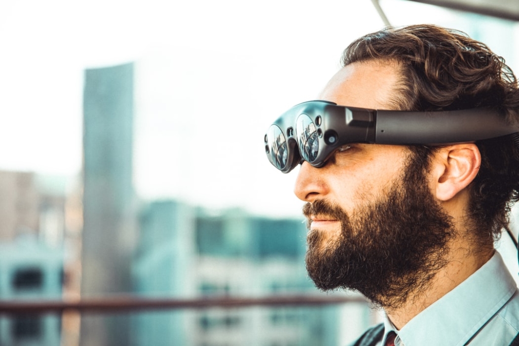 Augmented reality and interactive video calls – use the potential of AR, thanks to Resco applications